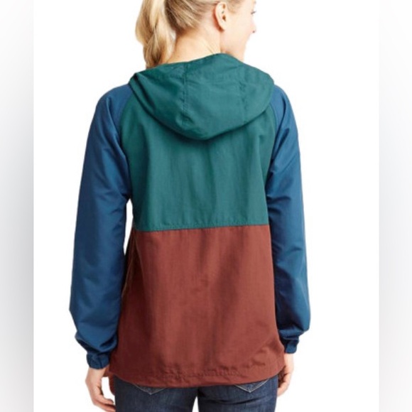 L.L. Bean Women's Mountain Classic Anorak Jacket Size Medium - Picture 2 of 8